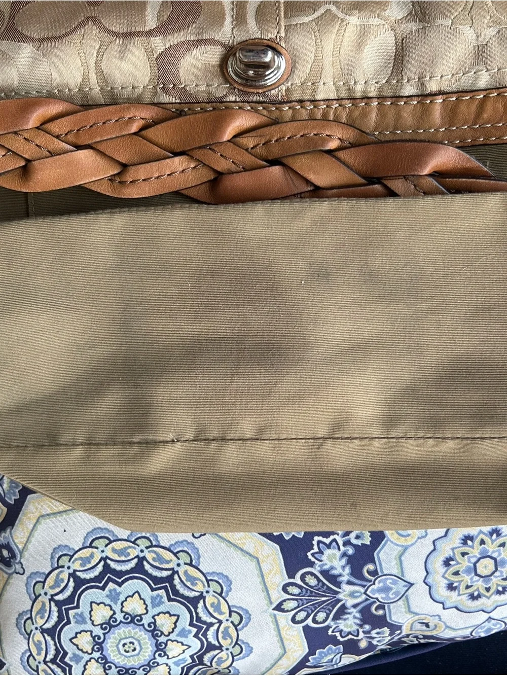 Coach Beige & Tan Signature optic twilly included!